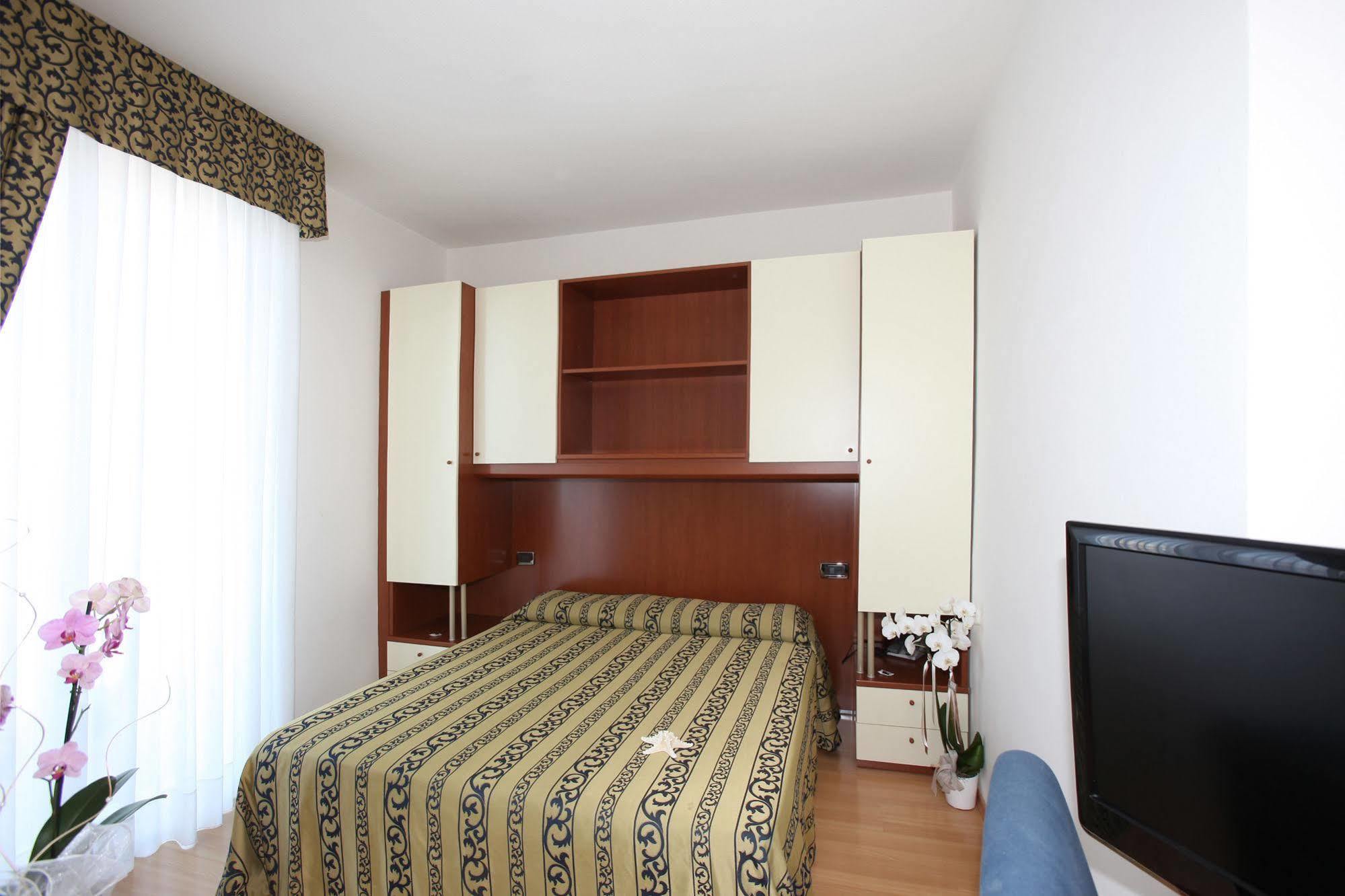 Hotel Santiago Lido di Jesolo Esterno foto