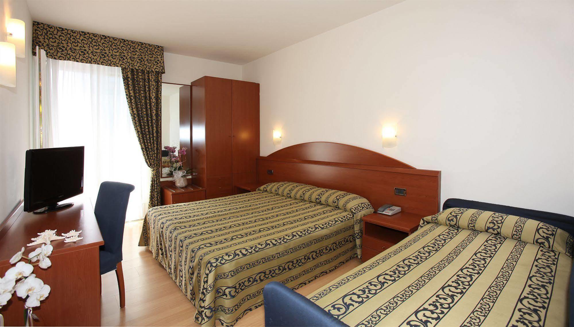Hotel Santiago Lido di Jesolo Esterno foto