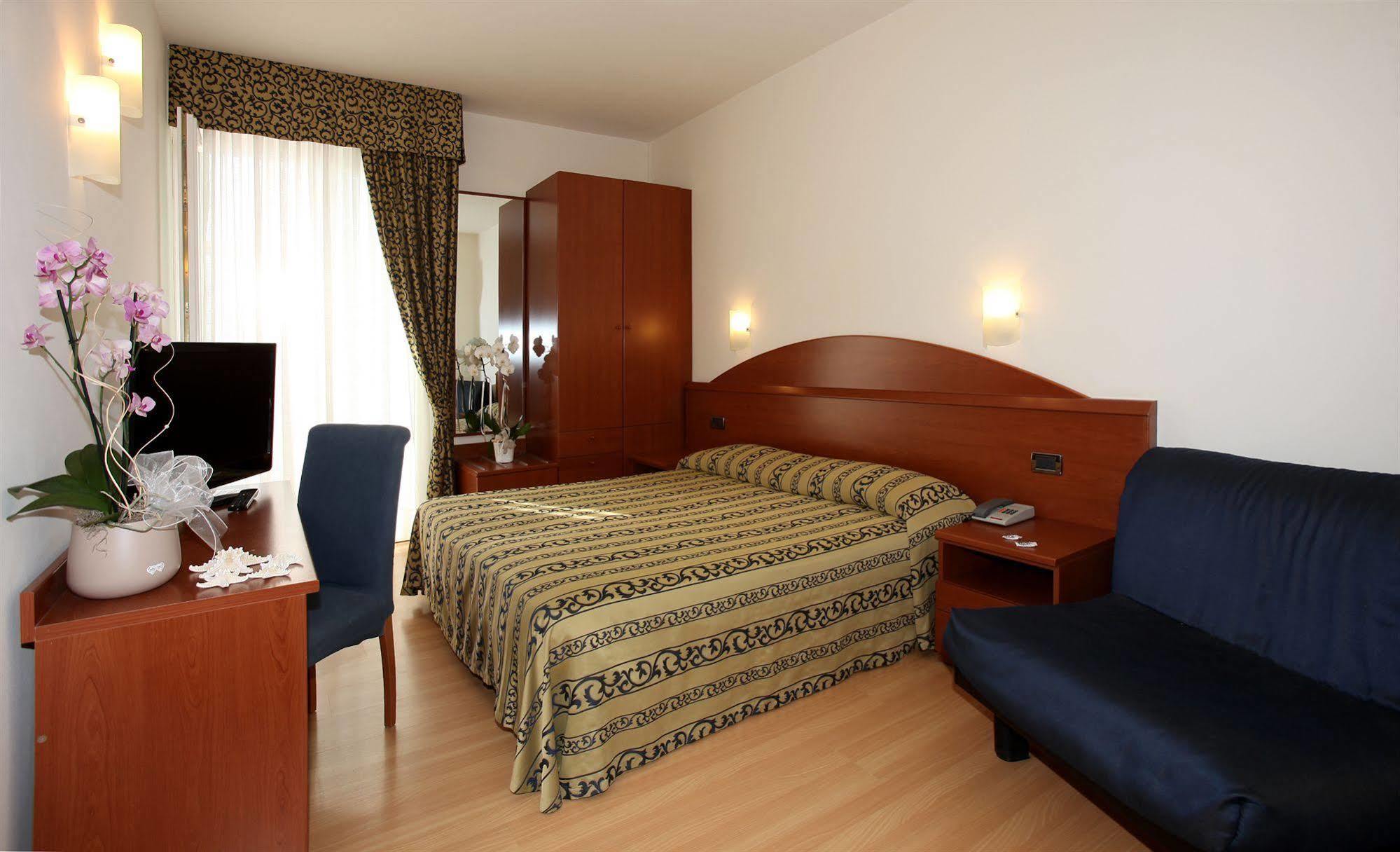 Hotel Santiago Lido di Jesolo Esterno foto